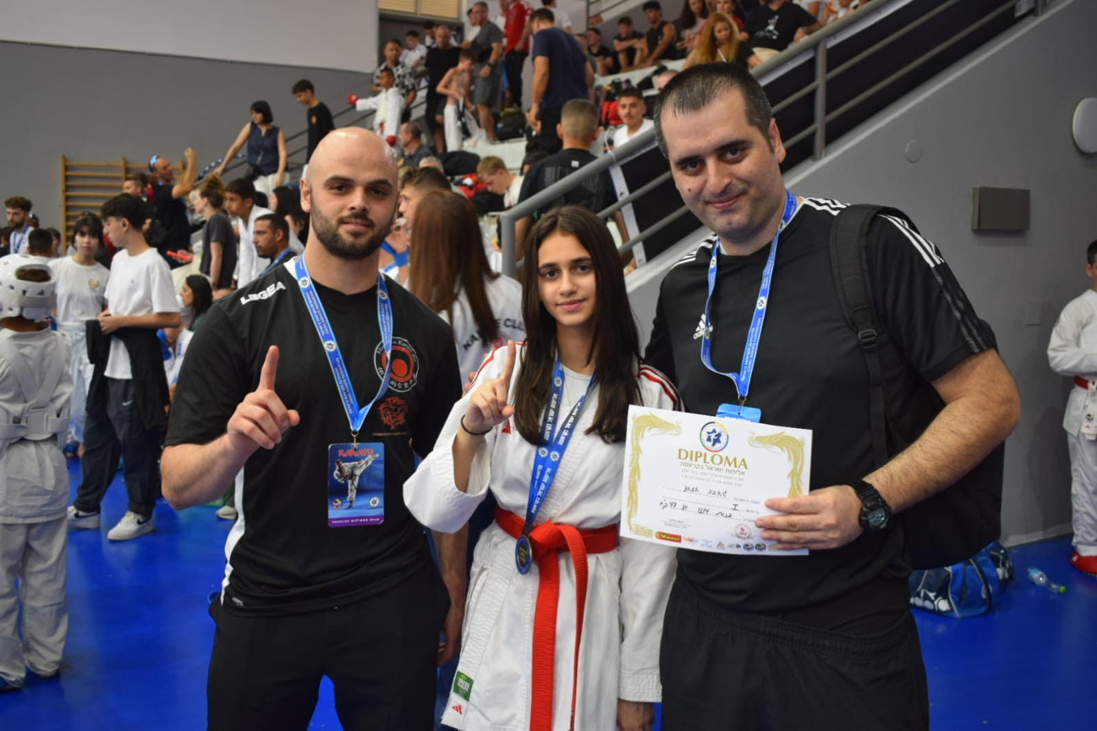 ابطال وبطلات مدرسة حسني عرار للكراتيه يشاركون في بطولة اسرائيل للكراتيه للعام 2025